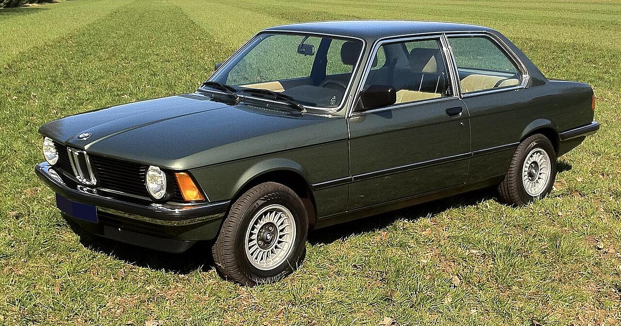 BMW 3 Series — photo 2